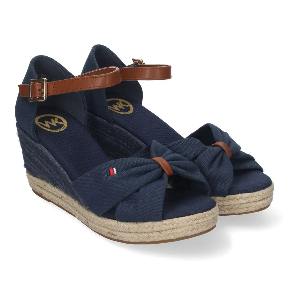 Alpargatas de Cuña de Yute Azules: Frescura y Elegancia en Cada Paso